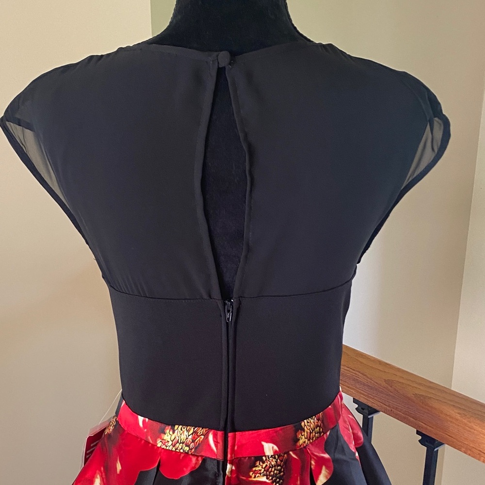Floral Black and Red Skirt - Picture 8 of 8